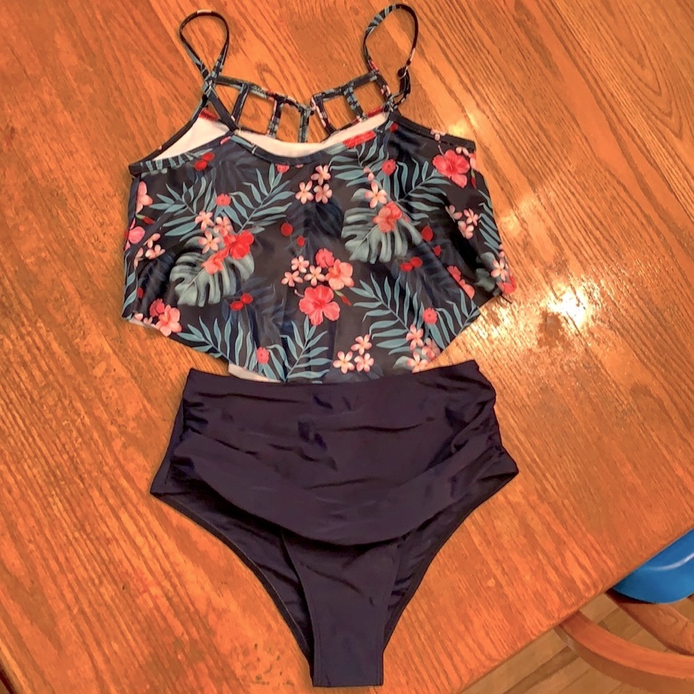 BNWT Shein 2 piece bathing suit ; S